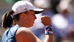 NASTAVILA SJAJNU SERIJU Prva na svetu u novom finalu