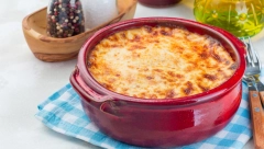 Pripremte je na malo drugačiji način: Musaka od kuvanog krompira, pirinča i pilećeg mesa