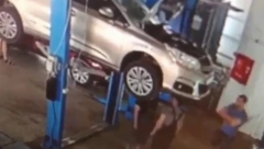 MEHANIČAR JE ZGROZIO PREDLOGOM Dovezla auto na popravku i doživela najveću neprijatnost u životu!