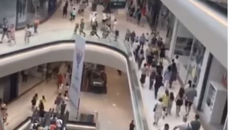 LJUDI TRČE NIZ POKRETNE STEPENICE Evo kako izgleda evakuacija iz tržnog centra u Novom Sadu posle nove lažne dojave o bombi (VIDEO)