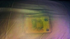 SRBIMA U GRČKOJ MOGLO DA PRESEDNE LETOVANJE Sobarica promenila posteljinu i vratila skrivenih 500 evra u jastučnicu