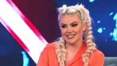 DUKOB DEKOLTE I OBNAŽENI KUKOVI Sanja Stanković ovako vodi emisiju, bivša zadrugarka šokirala stajlingom (FOTO)