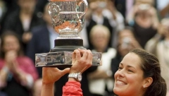 ANA IVANOVIĆ SE PRISETILA TRENUTKA NA KOJI JE SRBIJA PONOSNA Pre 14 godina u srcu Francuske slušala se "Bože pravde" (FOTO)
