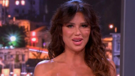 MINIJATURNI BIKINI Stanija opet zapalila društvene mreže, ova slika ostavila je sve bez daha (FOTO)