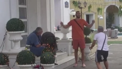 ŽESTOKI OKRŠAJ Matora besno napustila emisiju, pa zaratila sa Mensurom zbog MC Aleks, orilo se dvorište Bele kuće