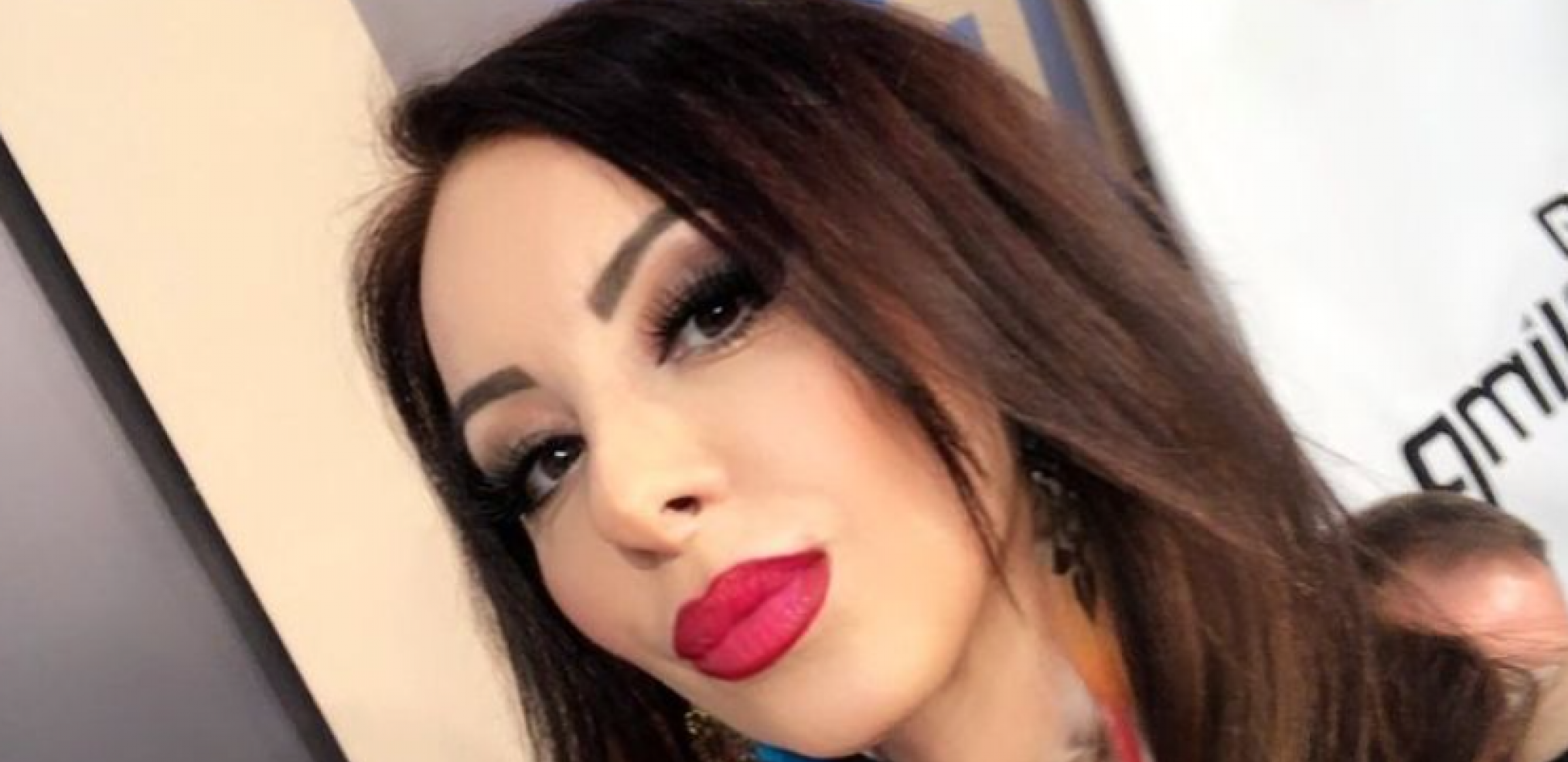 MEGA BOMBA Pevačica izgleda kao milion dolara, u 48. godini pokazala izvajano telo, zapalila društvene mreže (FOTO)