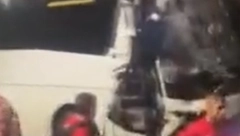 STRAŠNE SCENE Pojavio se snimak saobraćajke bugarskih fudbalera: autobusi uništeni, igrači se drže za glavu! (VIDEO)
