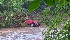REKA KAMENICA SE IZLILA NA TERITORIJI ČAČKA Urušena dva mosta i oštećeni stambeni objekti