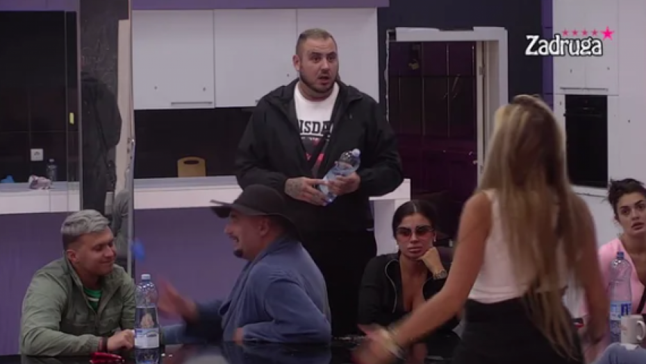 TRESE SE BELA KUĆA Dalila i Filip jedva čekali da ponovo imaju kontakat, odmah krenula brutalna svađa
