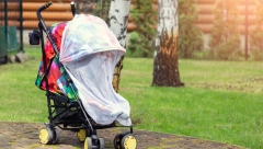 RODITELJI OPREZ Ovo je razlog zašto ne treba da prekrivate pelenom bebina kolica po vrućini