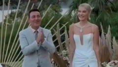 IZBOTOKSIRAO SE DO NEPREPOZNATLJIVOSTI Eminin bivši predmet sprdnje, Mustafa izgleda kao lutka pored 19 godina mlađe supruge, a evo ko nije došao