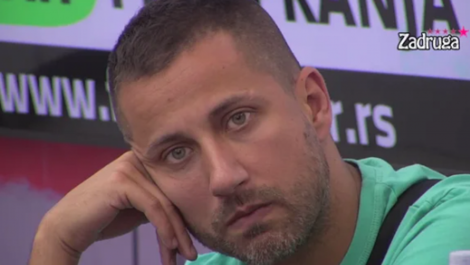 ŠTA DA JOJ RADIM KAD JE PROSTITUTKA Marko Đedović žestoko opleo po bivšoj zadrugarki, pa poručio ovo: Sad je peru kao, jao objavili joj greškom sliku!