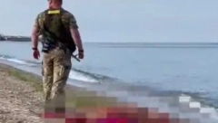 UZNEMIRUJUĆI SNIMAK Raznela ga mina dok je plivao u Odesi (VIDEO)