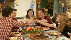 SAD JE KASNO, OPERACIJE SU MI UPROPASTILI LICE Nekad zvezda "Prijatelja", htela da zadrži mladost pa napravila propast