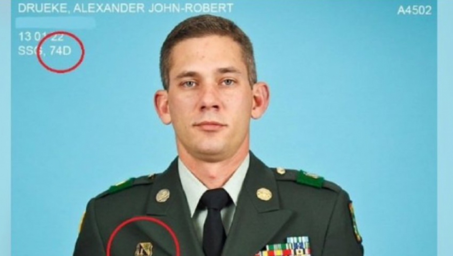 ZAROBLJENI AMERIKANAC PRIPADNIK HEMIJSKOG KORPUSA SAD Odao ga je ovaj amblem na jakni!