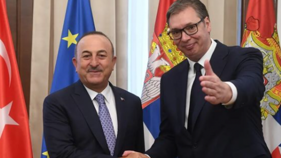 KAO I UVEK, OTVORENO I PRIJATELJSKI Predsednik Vučić sastao se sa ministrom spoljnih poslova Republike Turske (FOTO)