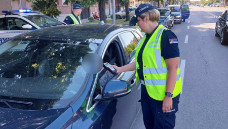 PIJANI I DROGIRANI ZA VOLANOM Beogradska policija isključila iz saobraćaja dvojicu vozača