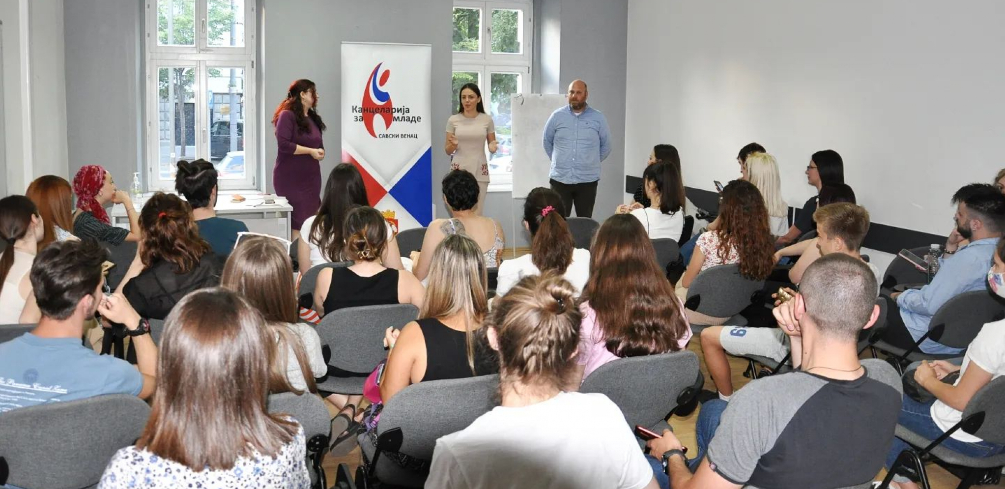 OPŠTINA SAVSKI VENAC ORGANIZOVALA SVEČANOST Mladi sa teritorije opštine dobili potvrde o završenom besplatnom kursu stranih jezika