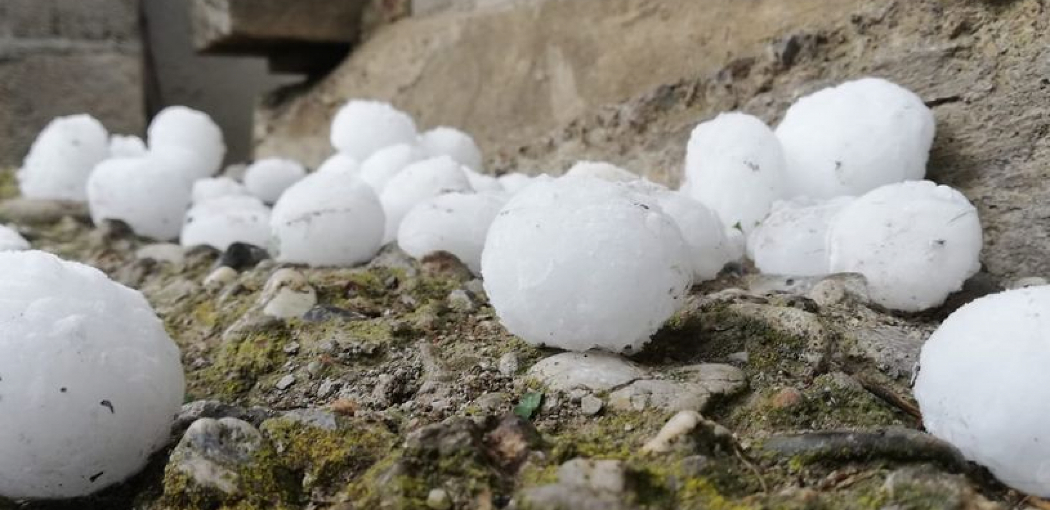 JAK I KRUPAN GRAD SE SRUČIO NA OVO MESTO U SRBIJI: Prizor kakav ne pamte ni najstariji meštani (FOTO)