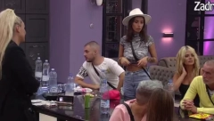 HAOS! MIMA UDARILA NA NJEN MORAL Dija pokušala da se opere nakon vrele akcije sa Luksom