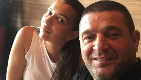 POGLEDAJTE KAKO JE IZGLEDALO VENČANJE BAJE MALOG KNINDŽE Dijana mu rodila dva sina, u braku su pet godina (FOTO)