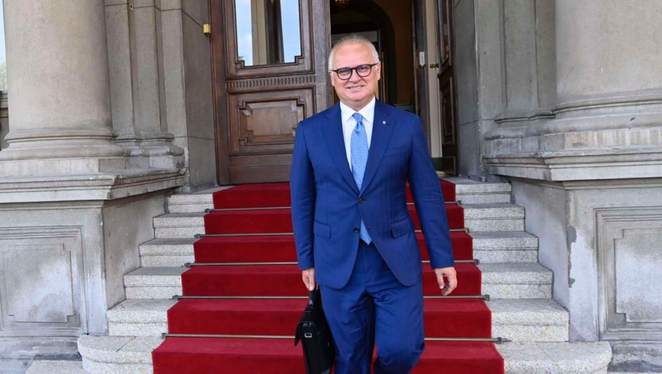 GORAN VESIĆ O SEDNICI PREDSEDNIŠTVA SNS, PLANOVIMA, POLITIČKIM DEŠAVANJIMA I REZULTATIMA KOJE JE OSTVARIO: Rešavam probleme od kojih su drugi bežali!