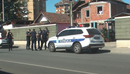 JEZIV PRIZOR U NIŠU Telo muškarca u lokvi krvi nađeno pored škole, sumnja se na UBISTVO!
