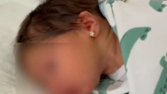 "PROBUŠILI SU JOJ UŠI PRE NEGO ŠTO SU PRESEKLI PUPČANU VRPCU" Hajka na mladu majku zbog bebinih minđuša!