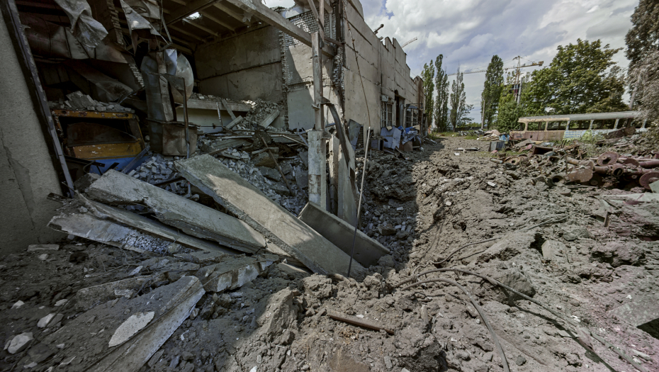 RUSKE SNAGE IZVELE RAKETNI NAPAD NA NIKOLAJEV  Spasioci i ekipe Hitne pomoći već na terenu
