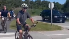 ČIKO, OKREĆE TI SE TOČAK Bajden otkrio kako je pao sa bicikla: Za sve je kriva ona stvar!