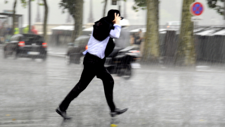 RHMZ UPOZORAVA: Do kraja nedelje nigde bez kišobrana, za vikend zahlađenje!