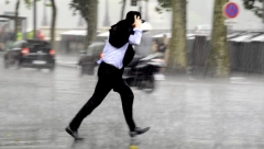 HITNO UPOZORENJE RHMZ: U narednim satima  stižu pljuskovi, grmljavine, grad skoro u celoj Srbiji