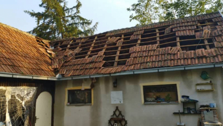 U SELIMA OSTALA SAMO PUSTOŠ Nevreme u Topoli oštetilo preko 300 kuća, putevi neprohodni (FOTO)
