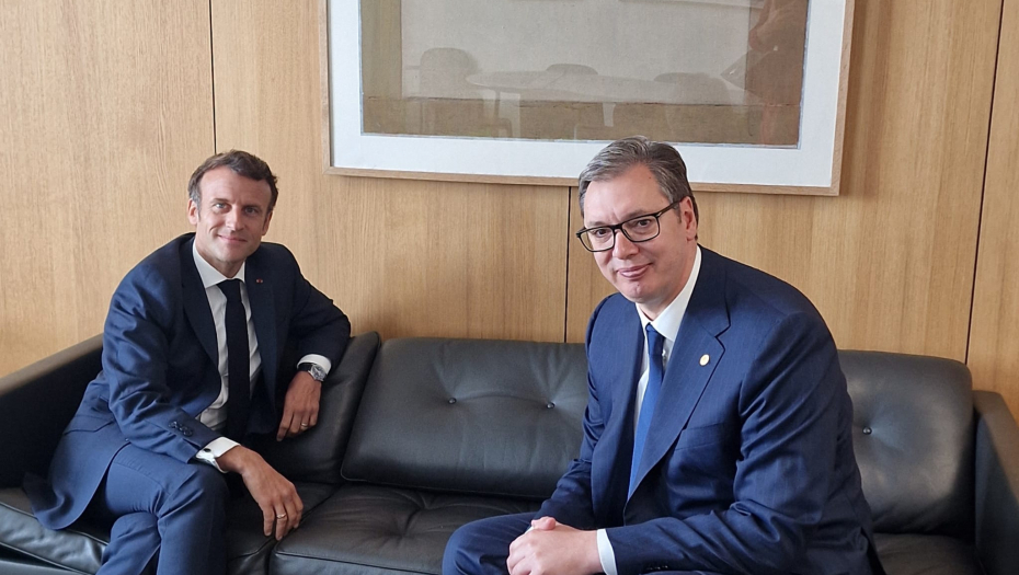 "SLEDE RAZGOVORI O VAŽNIM STVARIMA": Vučić o poseti Francuskoj