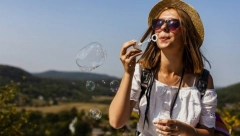 HOROSKOP ZA ČETVRTAK, 13. APRIL Ljubavno uzbuđenje za Bika, Ribama će najzad da svane, novčana nagrada za Strelca