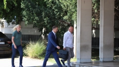 MINISTAR STIGAO U PALATU PRAVDE Nebojša Stefanović će svedočiti na suđenju Goranu Papiću, bivšem zameniku načelnika SBPOK