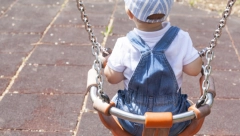 SINA OD 3 GODINE DALA NA USVAJANJE Posle 7 godina saznala šta se desilo sa njim, ovome se nije nadala