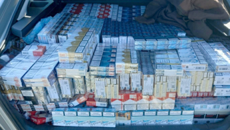 PALI ŠVERCERI NA RAČI Na graničnom prelazu zaplenjene cigarete vredne 39.150 evra!
