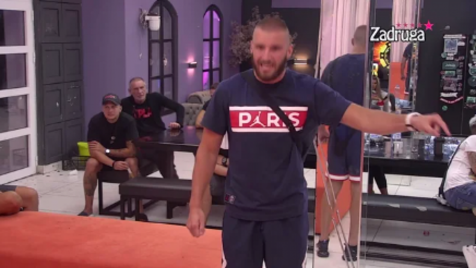 ZLO JE POVUKLA NA MAJKU Mensur doživeo pomračenje i izgovorio Milici užasne stvari u programu uživo, zadrugar udario na njenu porodicu