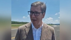 POGLEDAJTE KAKO SE VUČIĆ ZAVITLAVA NA SOPSTVENI RAČUN (VIDEO)