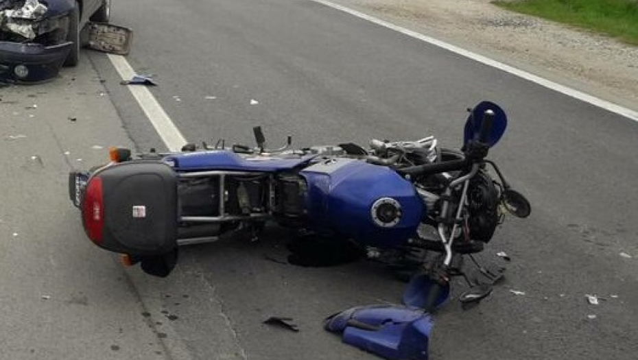 MOTOR NALETEO NA AUDI Saobraćajna nezgoda u Leskovcu