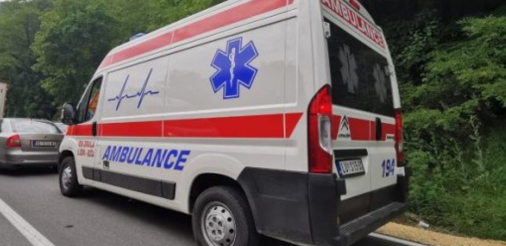 HOROR KOD NOVOG PAZARA Sudarili se kombi i automobil, povređeni doktor i medicinska sestra!