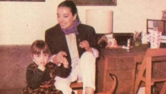 I MAJKA I ĆERKA SU DANAS SLAVNE GLUMICE: Fotografija sa Instagrama raznežila pratioce, svi poznaju ove briljantne umetnice, a retko ko ih prepoznaje