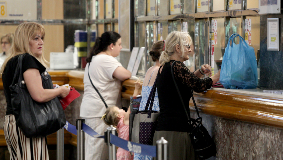 POVIŠICA ZA STOTINE HILJADA RADNIKA Evo ko dobija prvi, a zna se kad stiže i za ostale