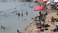 NEMANI OD DVA I PO METRA VREBAJU NA ADI Ovo je razlog zašto je zabranjeno noćno kupanje (FOTO)