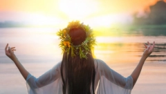 DREVNI RITUAL SAMO ZA ŽENE Večeras uz pomoć mladog meseca, napravite vodu koja može da obriše bore!