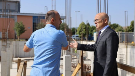VUČEVIĆ ZADOVOLJAN DINAMIKOM RADOVA: Futog će dobiti savremen i moderan bazen u okviru sportskog kompleksa koji će raspolagati mnogim sadržajima (FOTO)