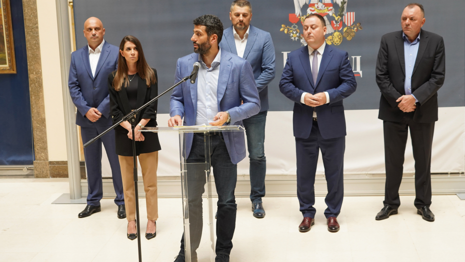 ONI ĆE VODITI BEOGRAD Šapić predstavio najbliže saradnike