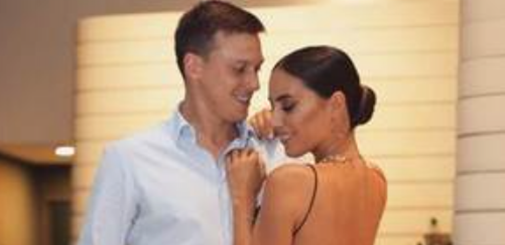 MARIJA EGELJA IZAŠLA IZ PORODILIŠTA Evo šta radi sa mužem dok njihov sin spava (FOTO)