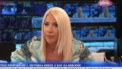 NAKON ŠTO JE UHVAĆENA SA NOVIM DEČKOM Jovana Jeremić pokazala trudnički stomak, objava voditeljke izazvala lavinu komentara (FOTO)